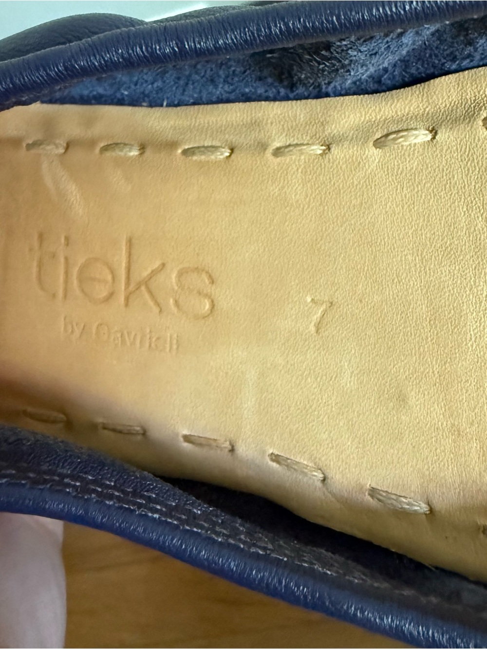 Tieks Women’s 7 Flats Navy Blue Ballet Flats with Teal Sole - Picture 8 of 8